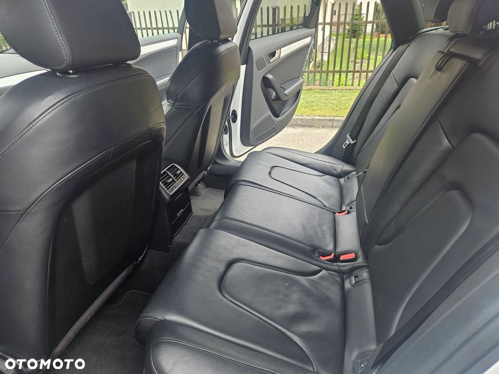 Audi A4 Avant 2.0 TDI DPF clean diesel multitronic S line Sportpaket - 28
