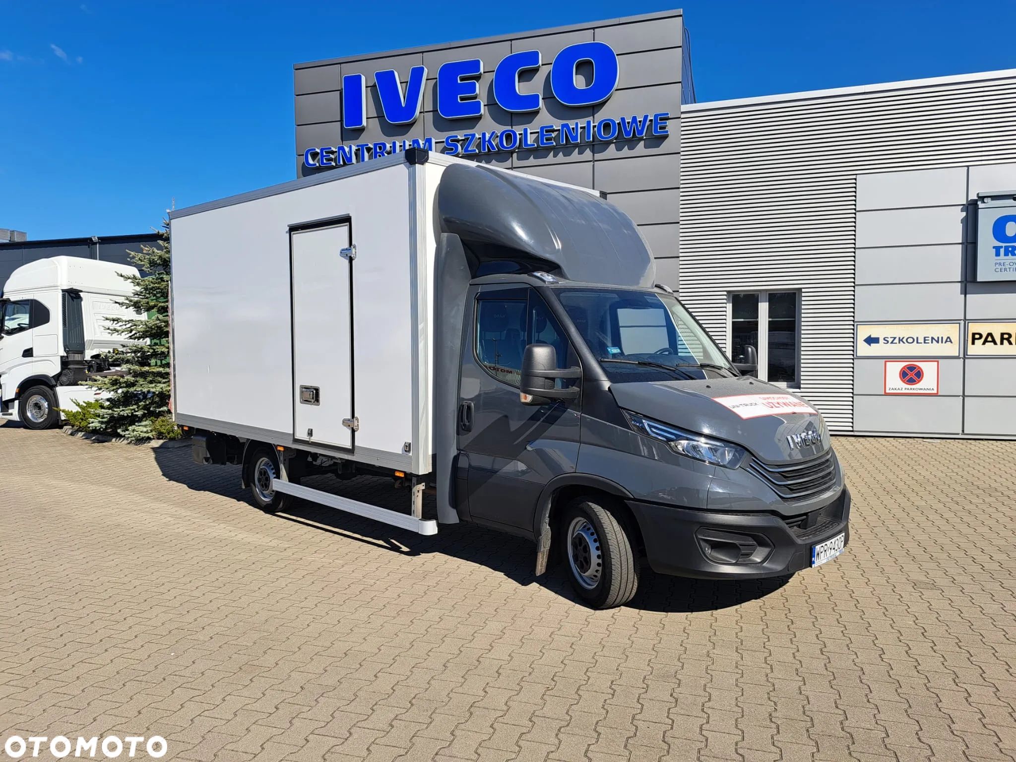 Iveco 35S18 Kontener z Winda 8ep 4200X2200X2200 + Drzwi Boczne Krajowy Super Stan Ledy Nawigacja - 1