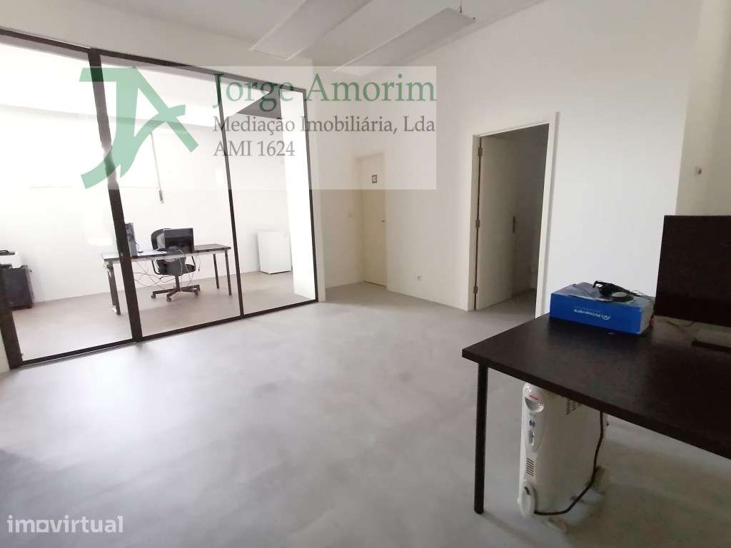 Loja / Escritório com 4 gabinetes . Toda remodelada. - Grande imagem: 3/6