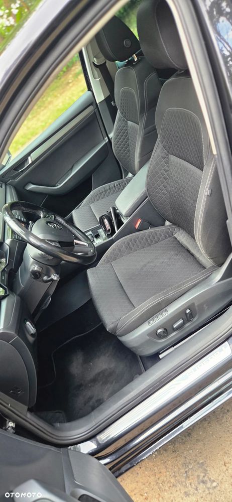 Skoda Superb 2.0 TDI Ambition DSG - 21