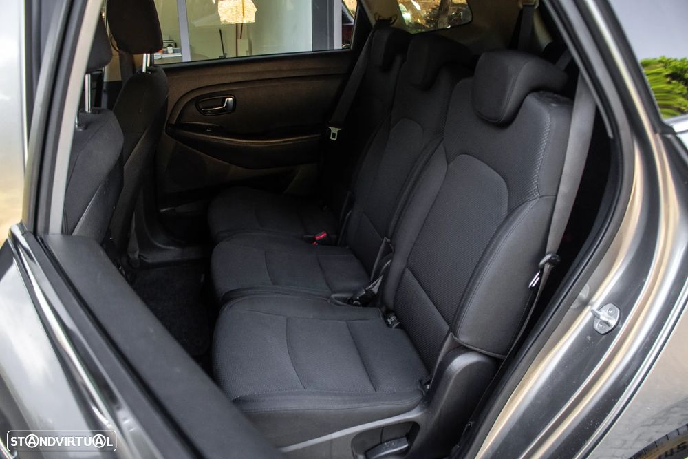 Kia Carens 1.7 CRDi ISG TX - 25