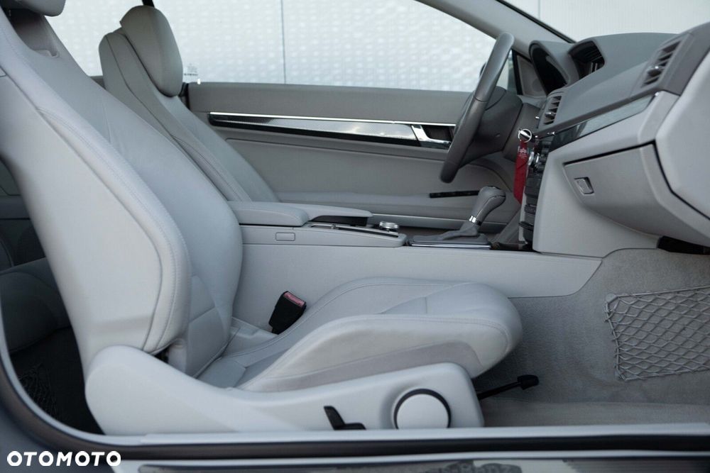Mercedes-Benz Klasa E 350 CGI BlueEff - 28