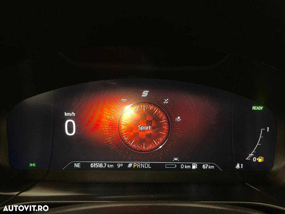 Ford Kuga 2.5 Duratec PHEV ST-LINE - 29