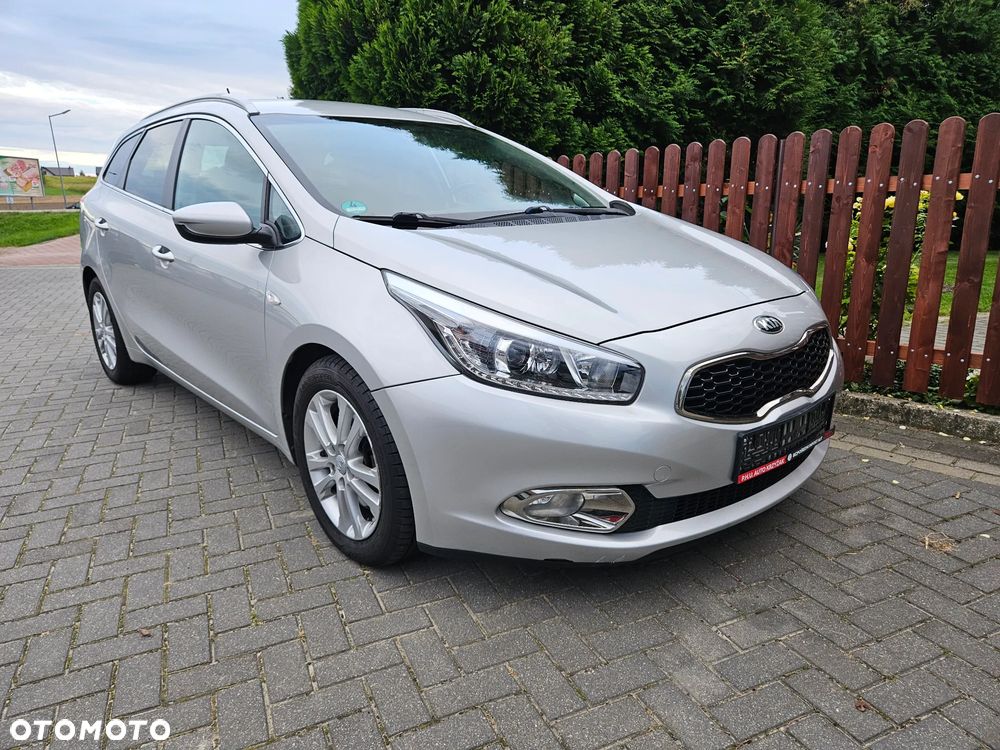 Kia Ceed 1.6 CRDi 128 Dream Team Edition - 1