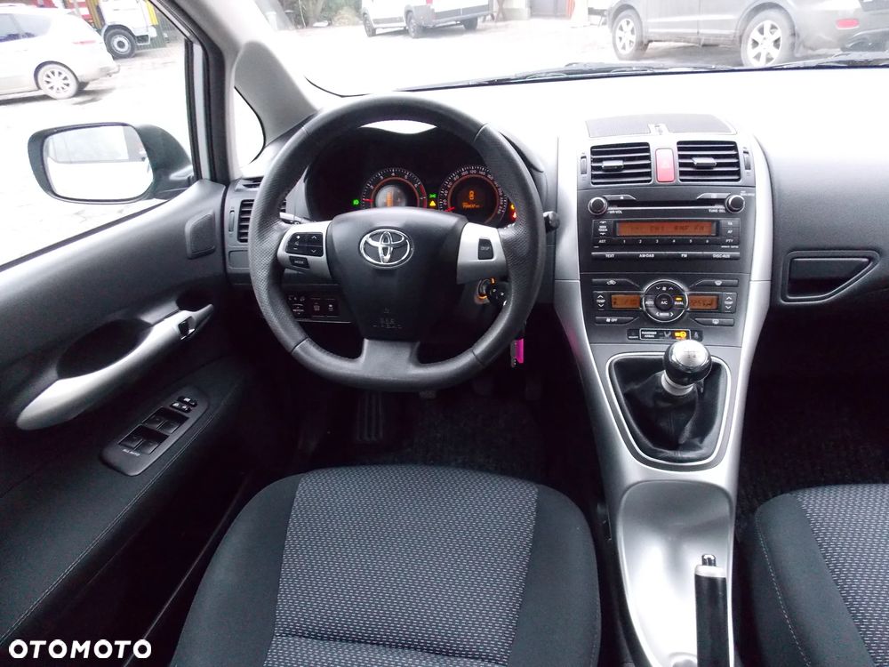 Toyota Auris 1.33 Dual-VVT-i Comfort - 26