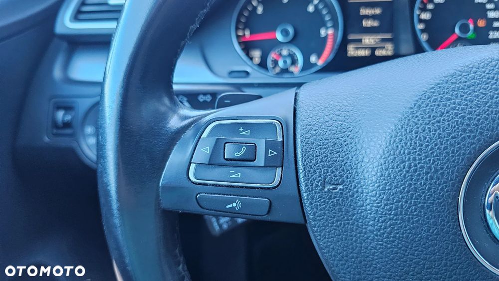 Volkswagen Passat 2.0 TDI Comfortline DSG - 13