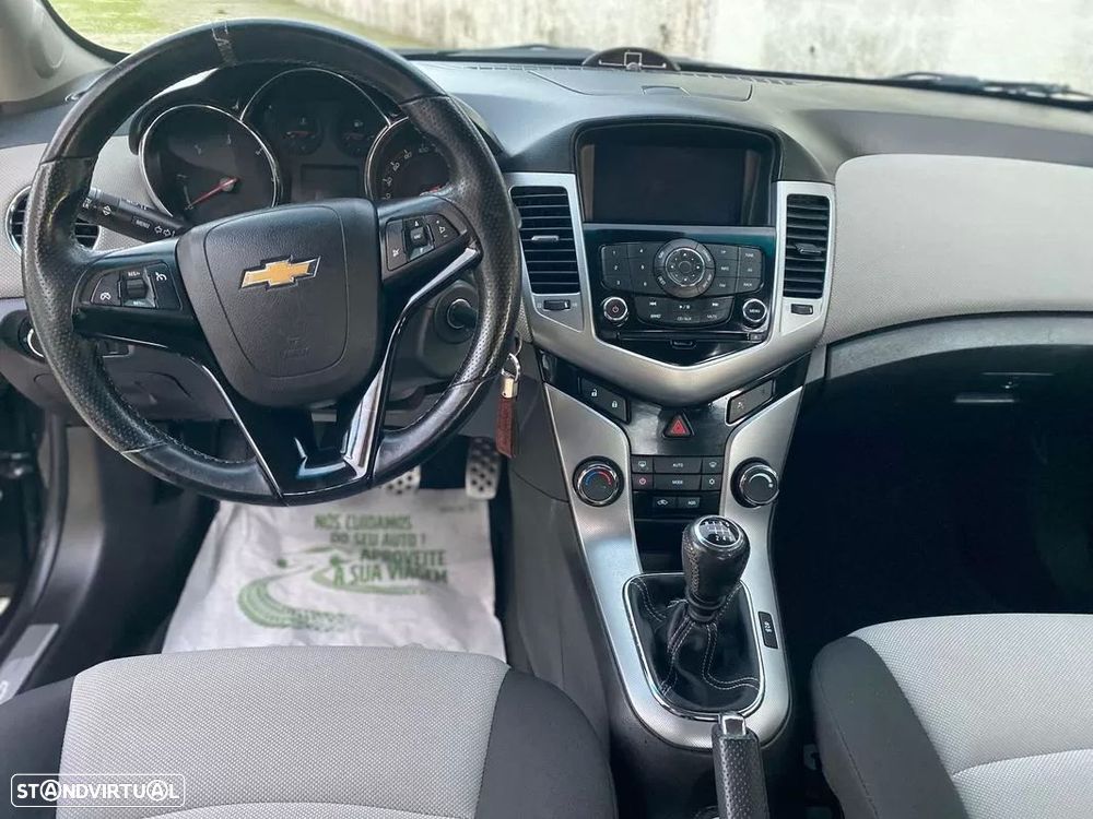 Chevrolet Cruze 2.0 VCDi LT - 27
