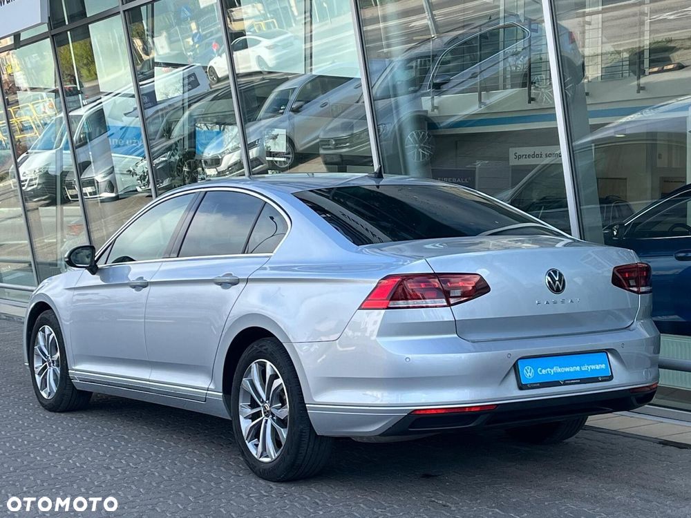 Volkswagen Passat - 13