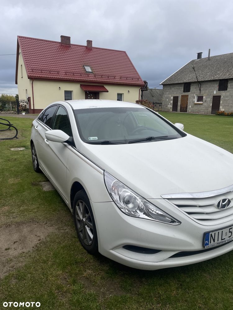 Hyundai Sonata - 1