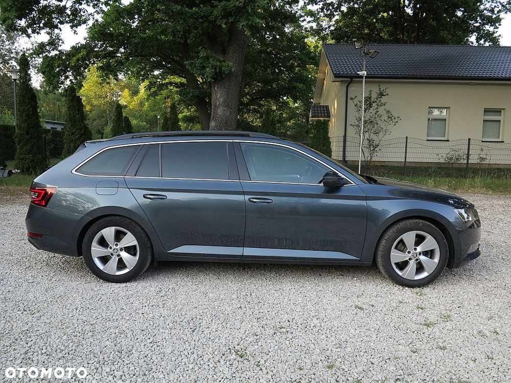 Skoda Superb 2.0 TDI DSG Ambition - 5