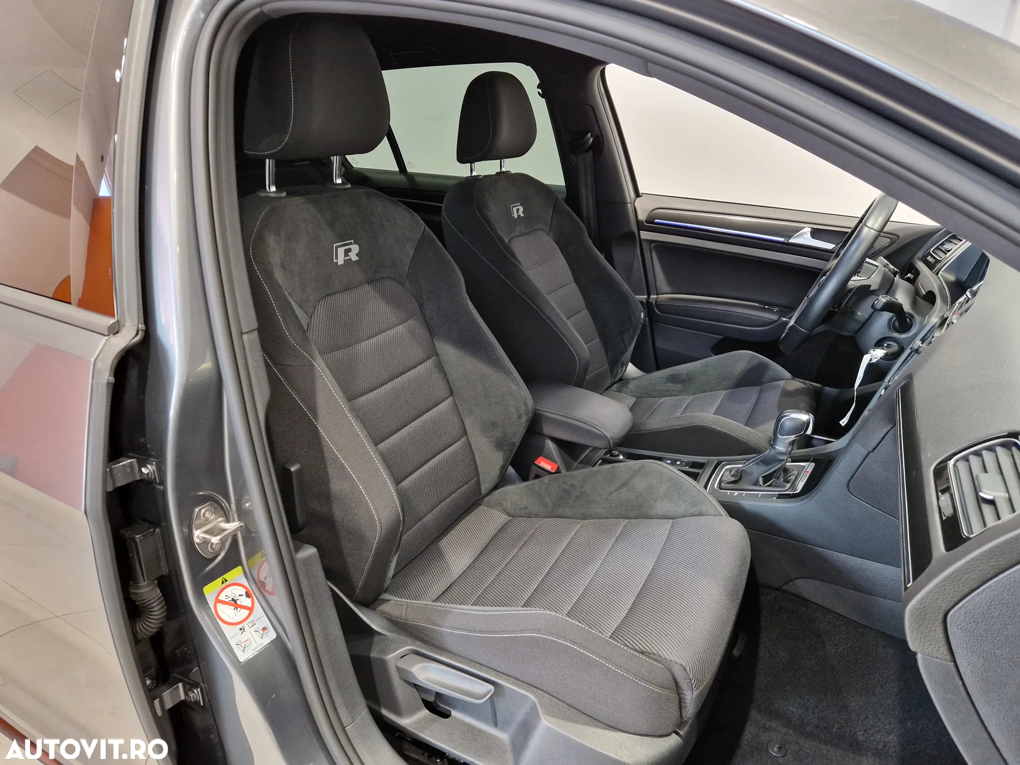 Volkswagen Golf 2.0 TSI DSG R - 13