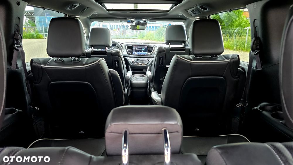 Chrysler Pacifica - 6