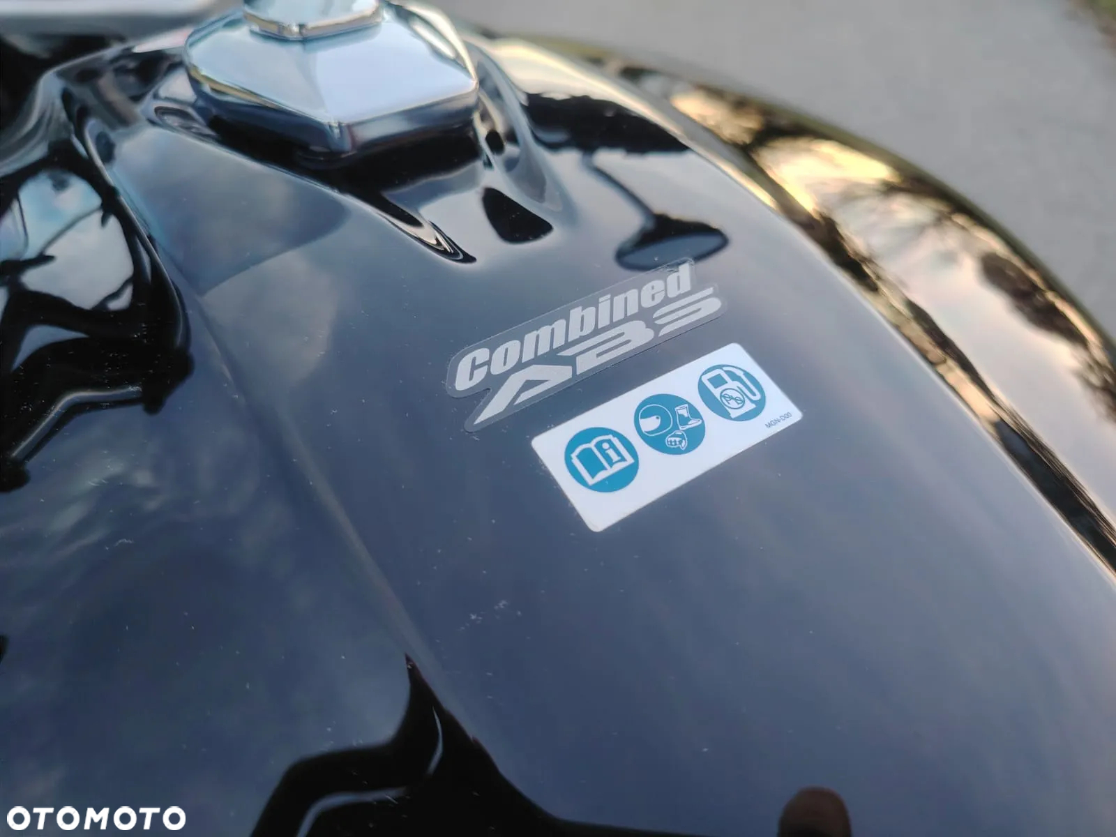 Honda CB - 12