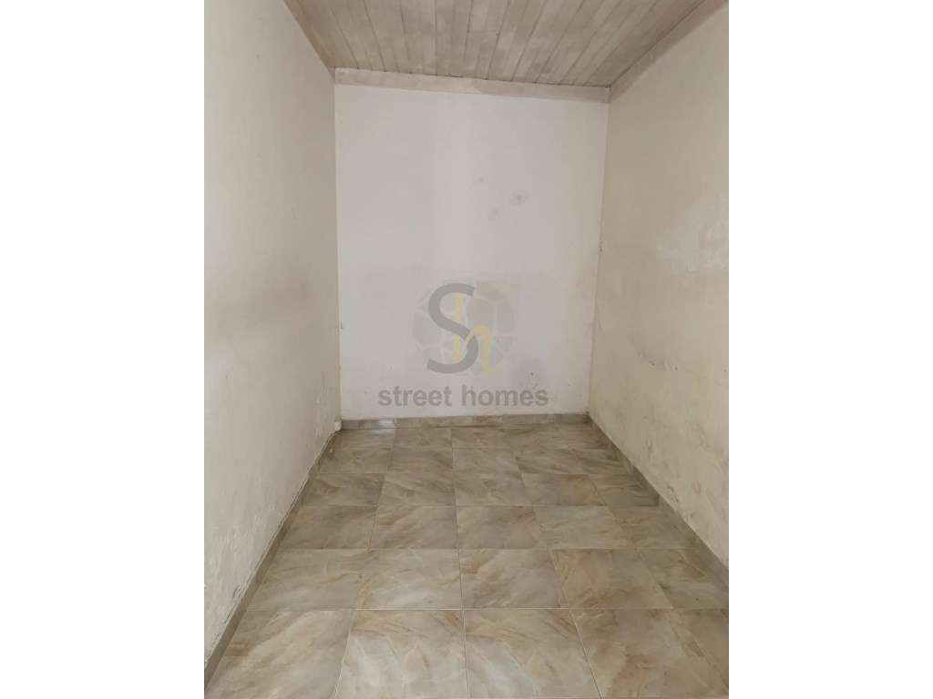 Prédio com 2 dois apartamentos independentes para recuperação a pre... - Grande imagem: 4/41