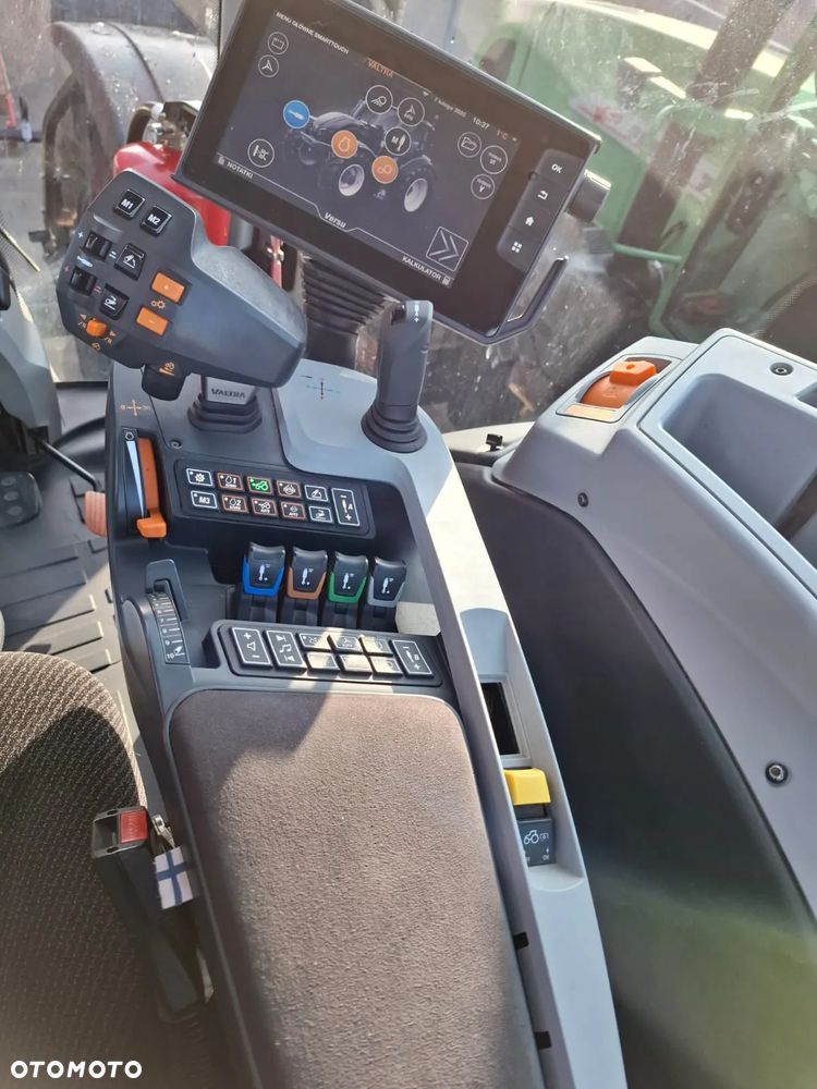 Valtra T174 EV - 12