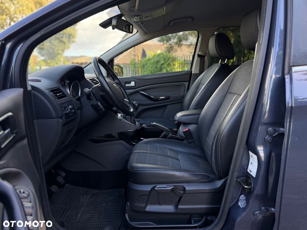 Ford Kuga 2.0 TDCi 2x4 Titanium - 12