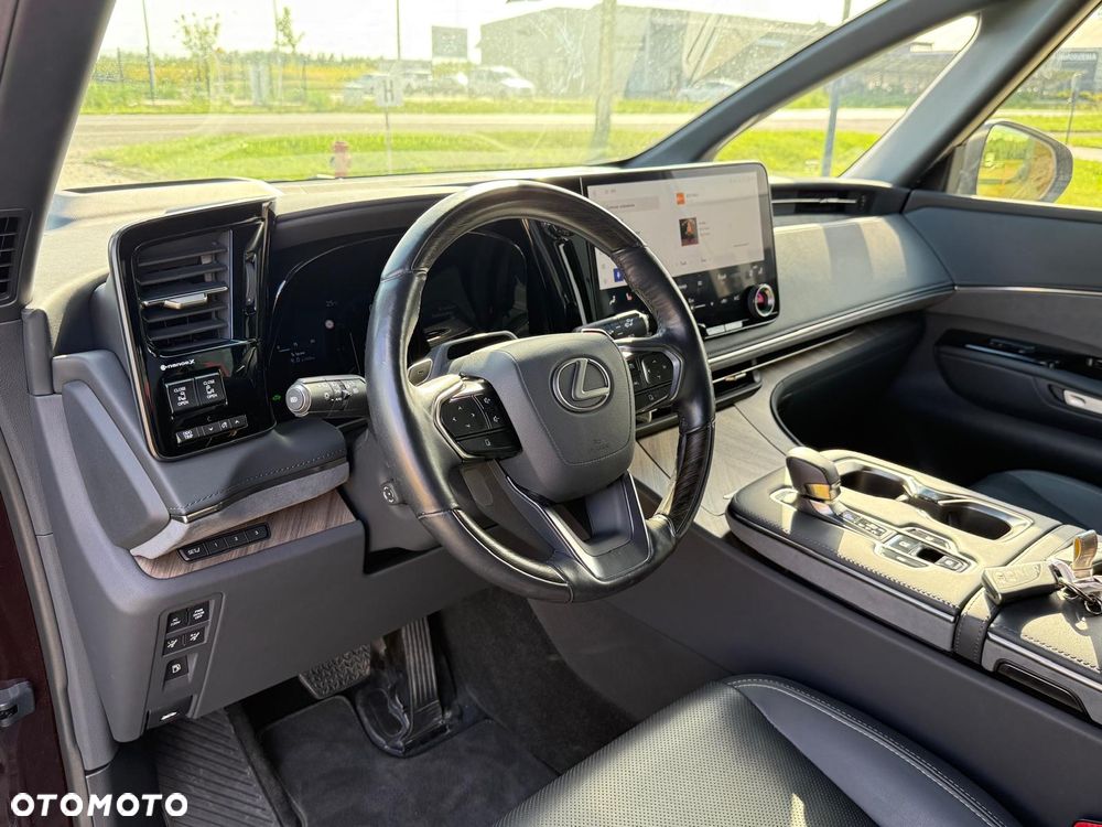 Lexus LM 350h Prestige - 16