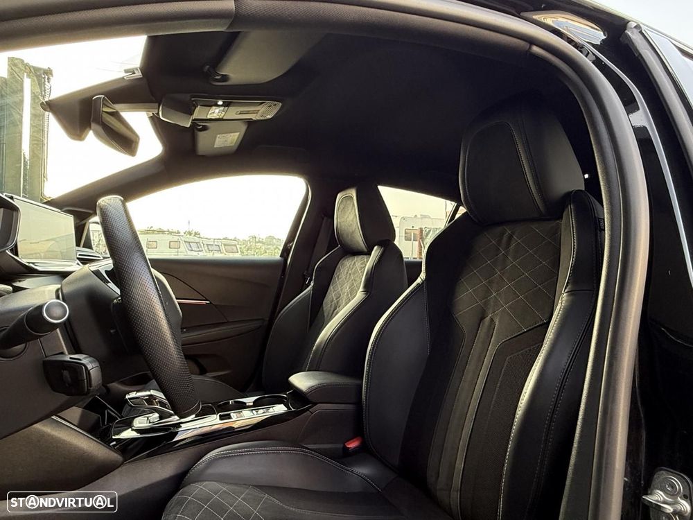 Peugeot e-208 GT - 24