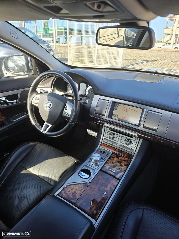 Jaguar XF 3.0 D V6 S Premium Luxury - 5