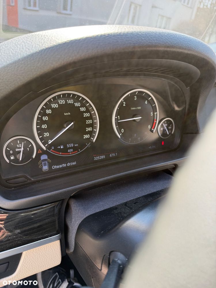 BMW Seria 5 525d xDrive - 6