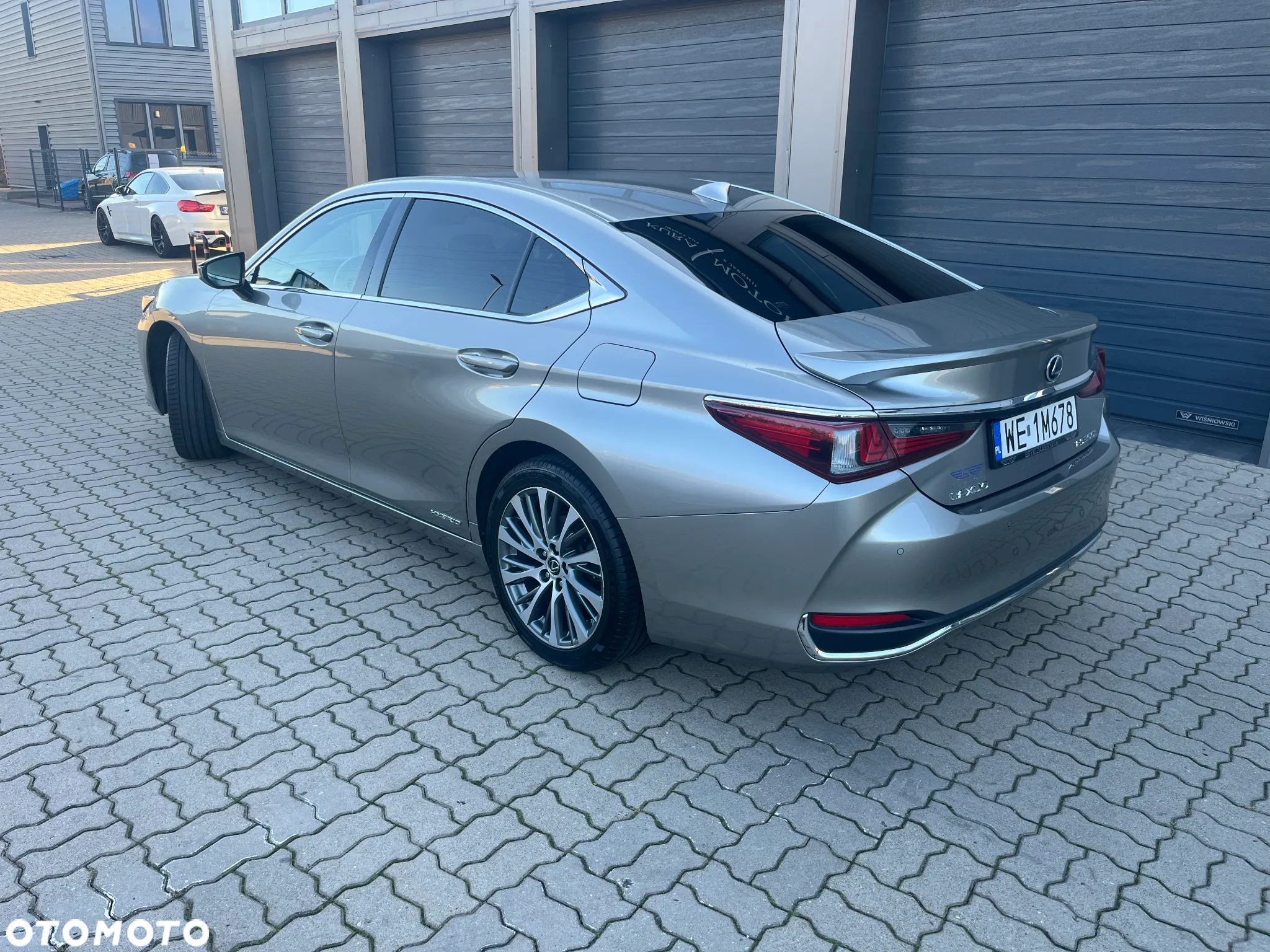 Lexus ES 300h Business Edition - 8