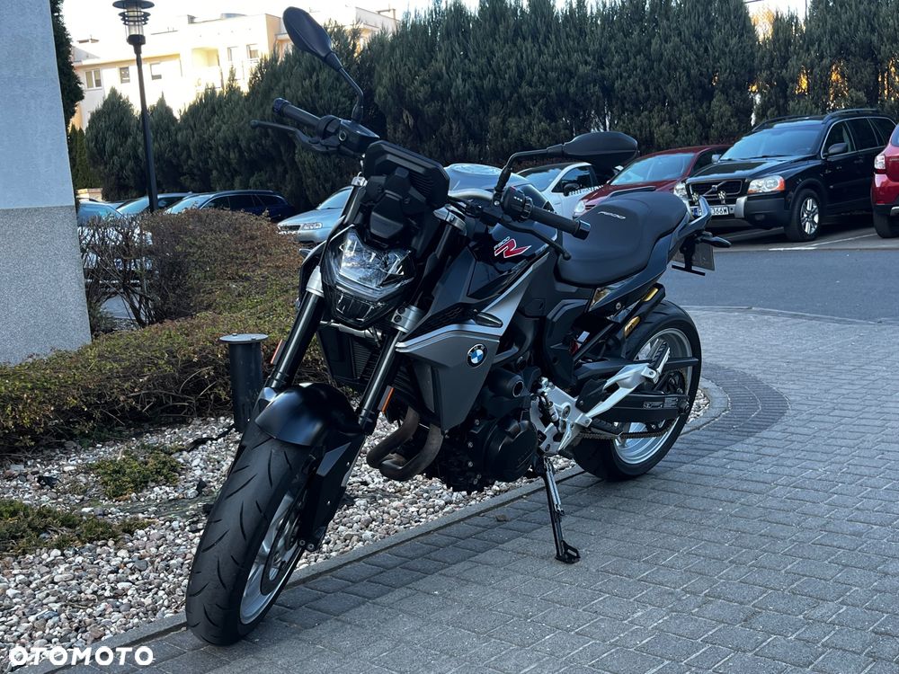 BMW F - 19