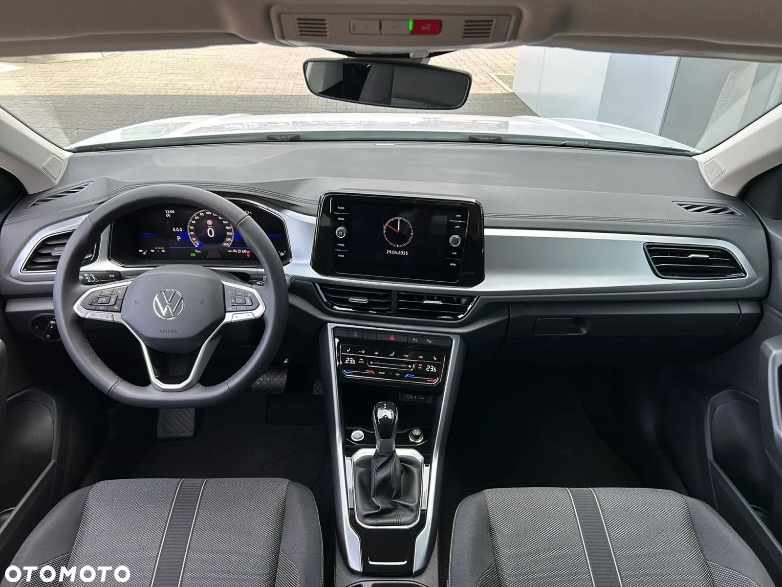Volkswagen T-Roc - 4
