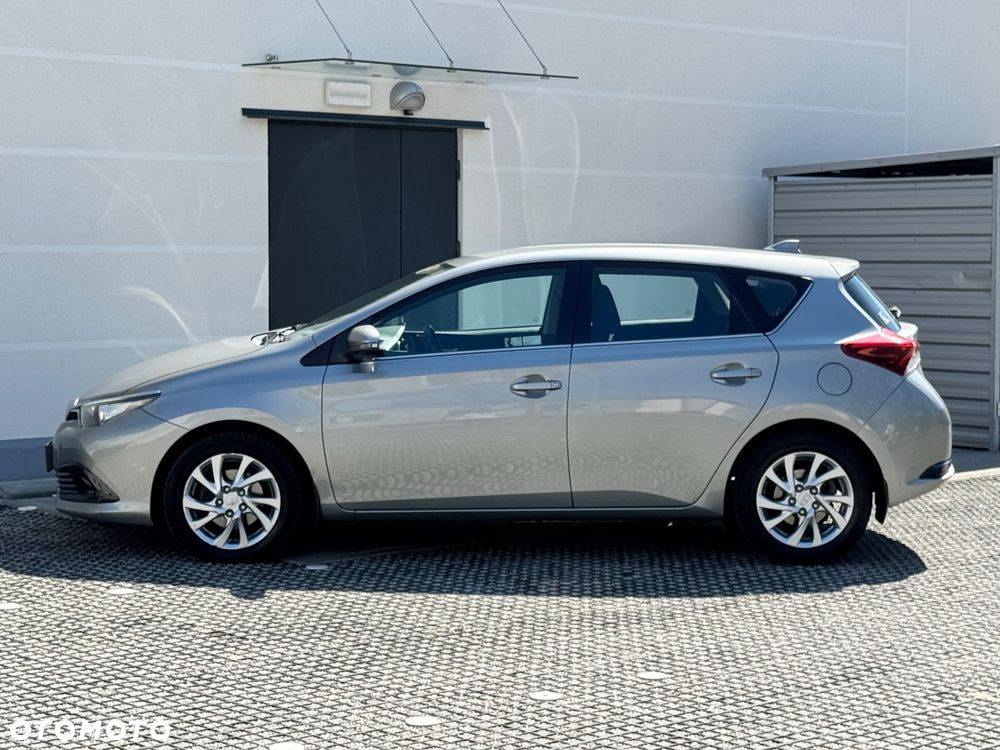 Toyota Auris 1.6 Premium MS - 6