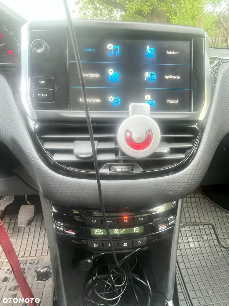 Peugeot 2008 1.2 Pure Tech Allure S&S - 9