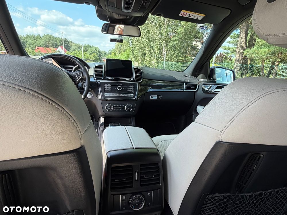 Mercedes-Benz GLS - 13