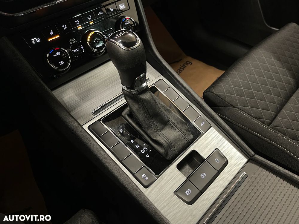 Skoda Superb 2.0 TDI DSG Ambition - 24