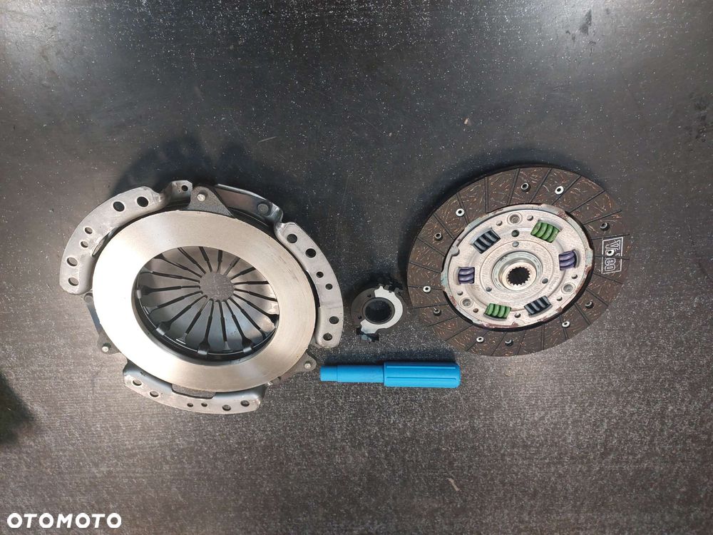 SPRZĘGŁO (KPL) Zestaw sprzęgła 200 mm z łożyskiem wyciskowym  CITROEN BERLINGO, BERLINGO/MINIVAN, XANTIA, XSARA; PEUGEOT 306, 406, PARTNER 1.6/1.8 03.93-10.04 - 2