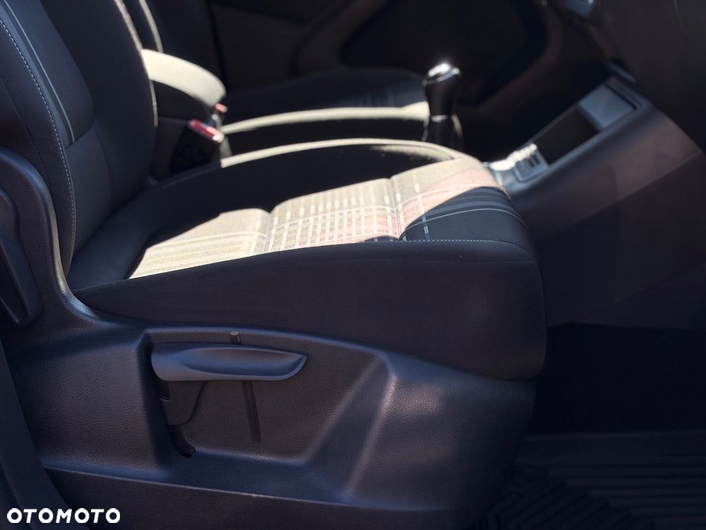 Volkswagen Tiguan 2.0 TDI DPF BlueMotion Technology Lounge Sport & Style - 22