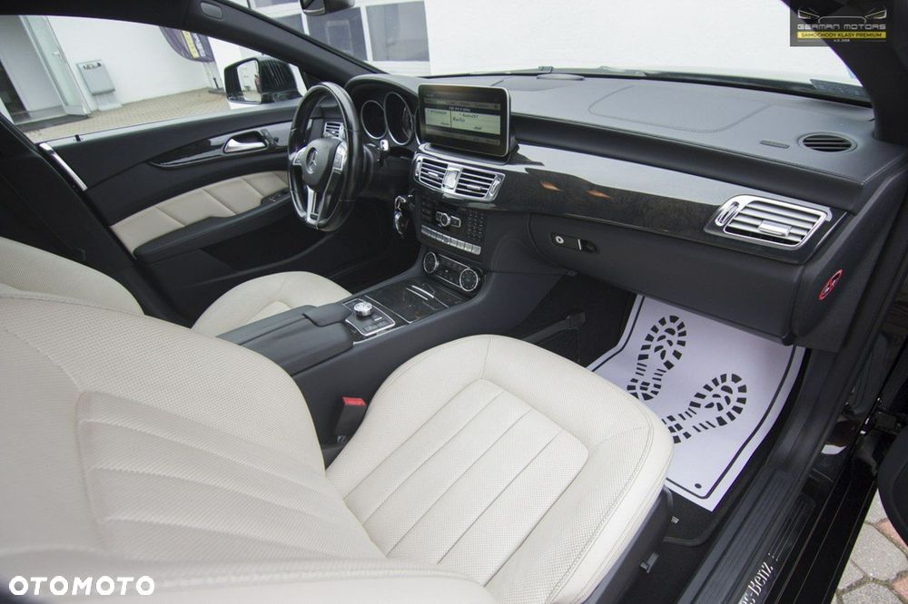 Mercedes-Benz CLS - 32