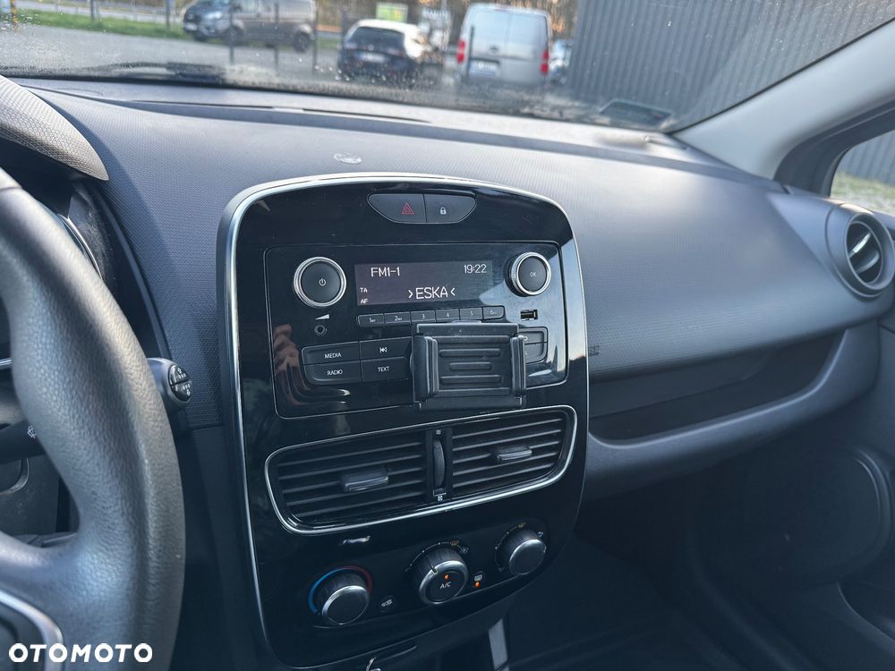 Renault Clio 1.2 16V 75 Start - 20