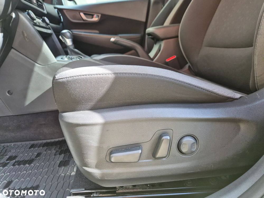 Hyundai Kona - 21