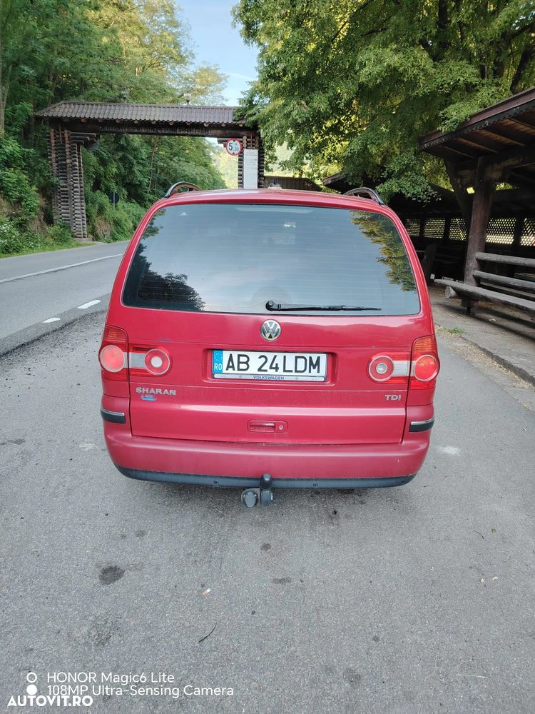 Volkswagen Sharan 1.9 TDI Comfortline - 4