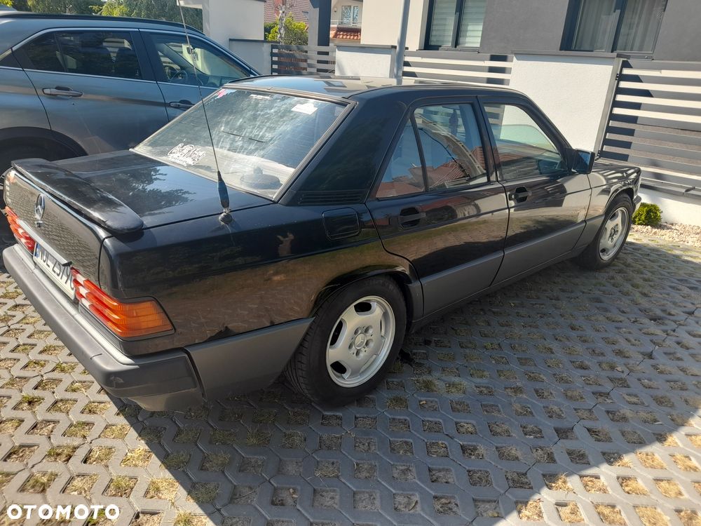 Mercedes-Benz W201 (190) - 9