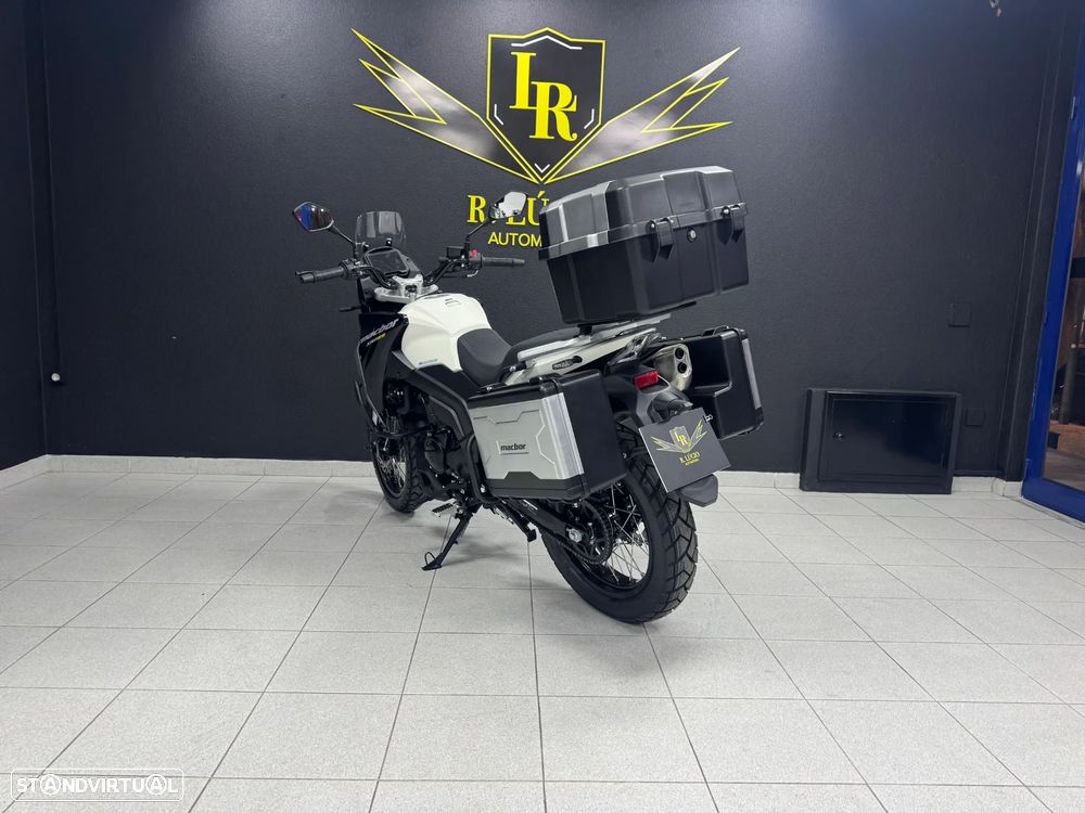 Macbor Montana XR1 125 - 12