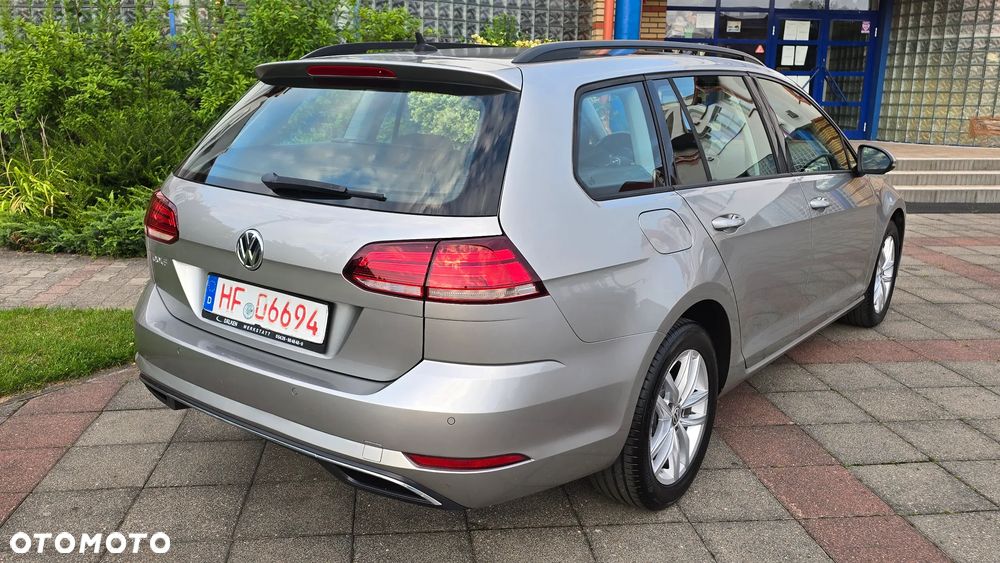 Volkswagen Golf - 5