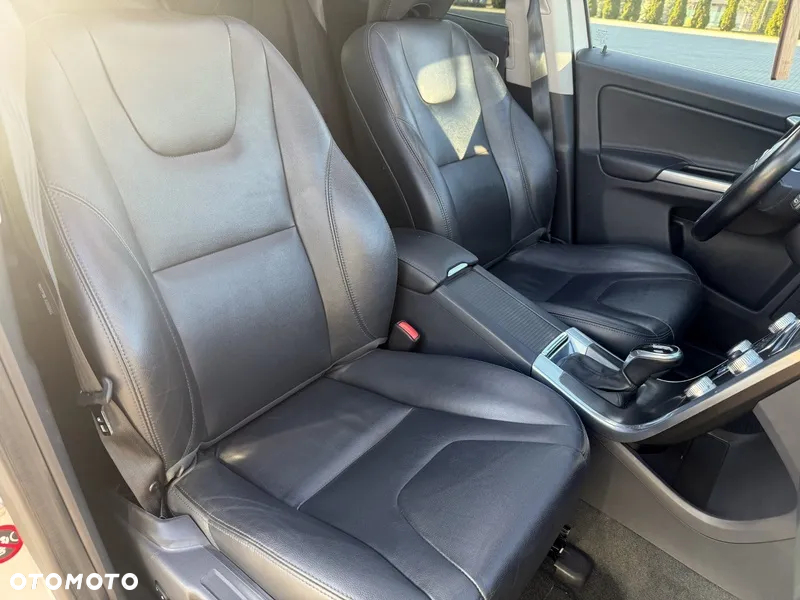 Volvo XC 60 2.4D AWD Summum - 15