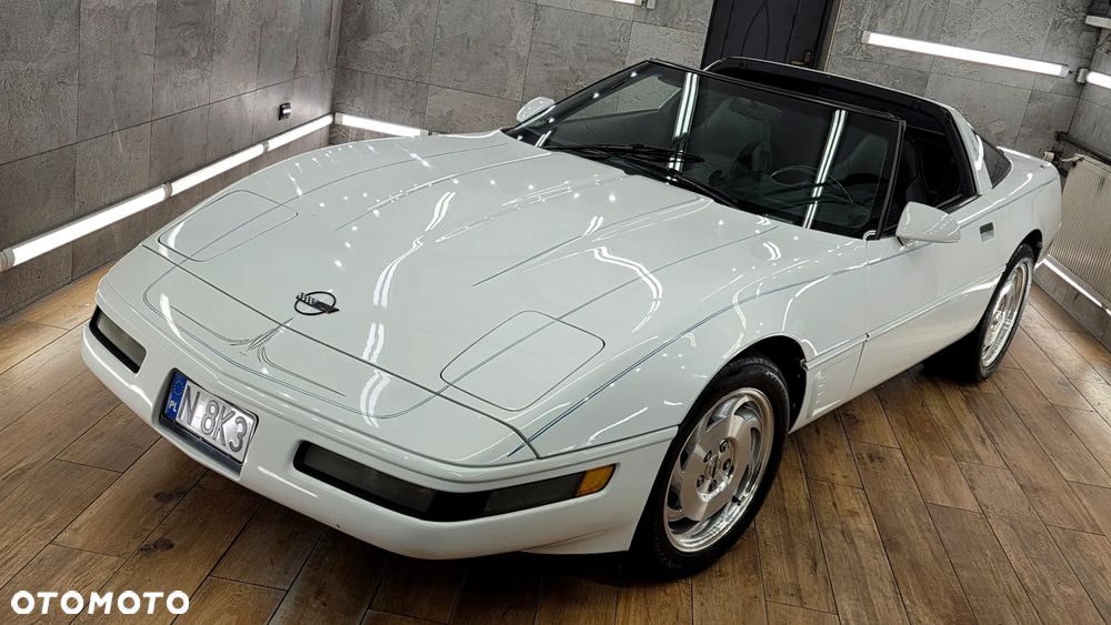 Chevrolet Corvette - 3