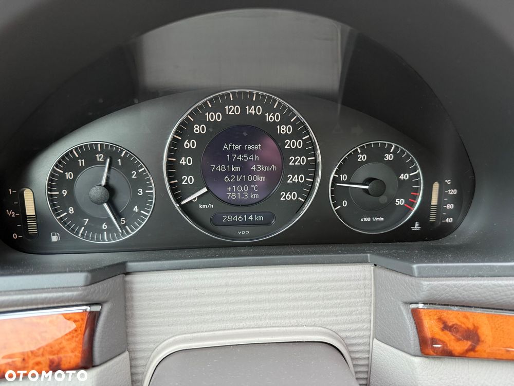 Mercedes-Benz Klasa E 220 CDI Elegance DPF - 22