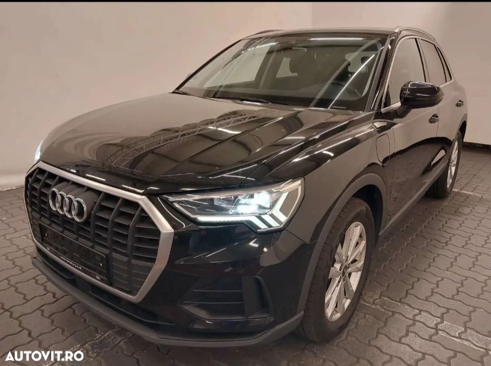 Audi Q3 45 TFSIe S tronic - 1