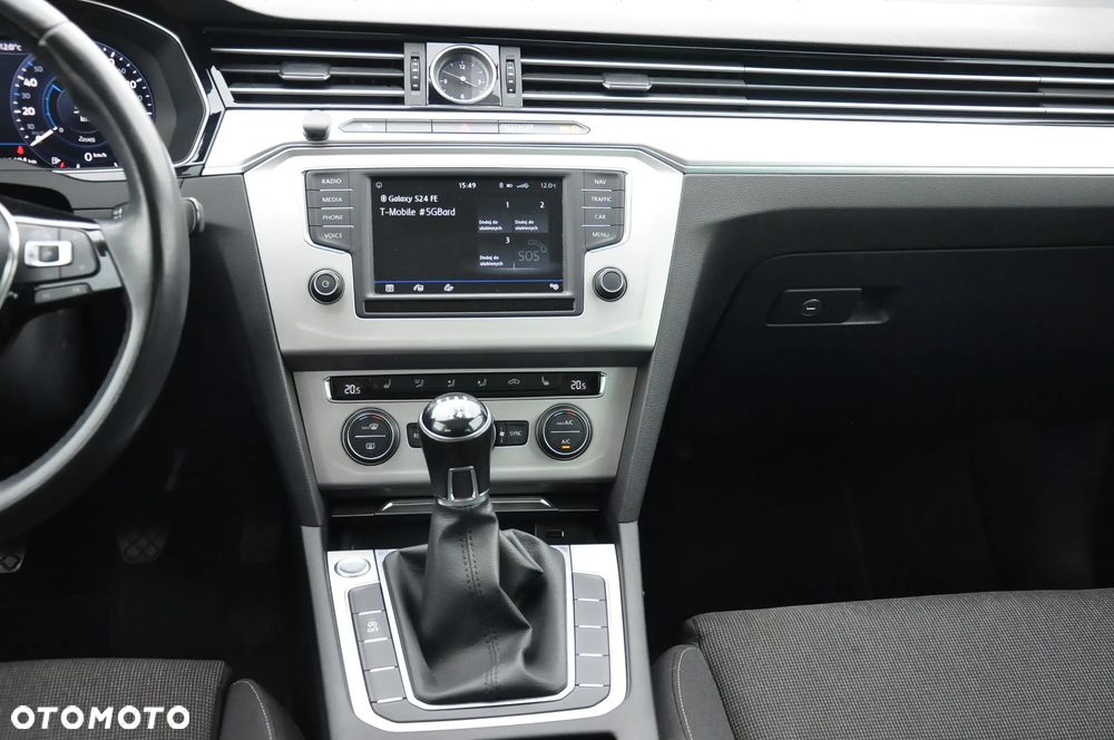 Volkswagen Passat - 23