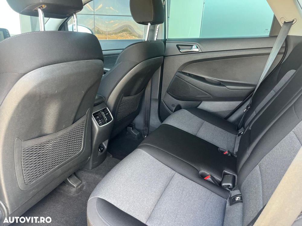 Hyundai Tucson 2.0 CRDI 4WD 6MT Premium - 9