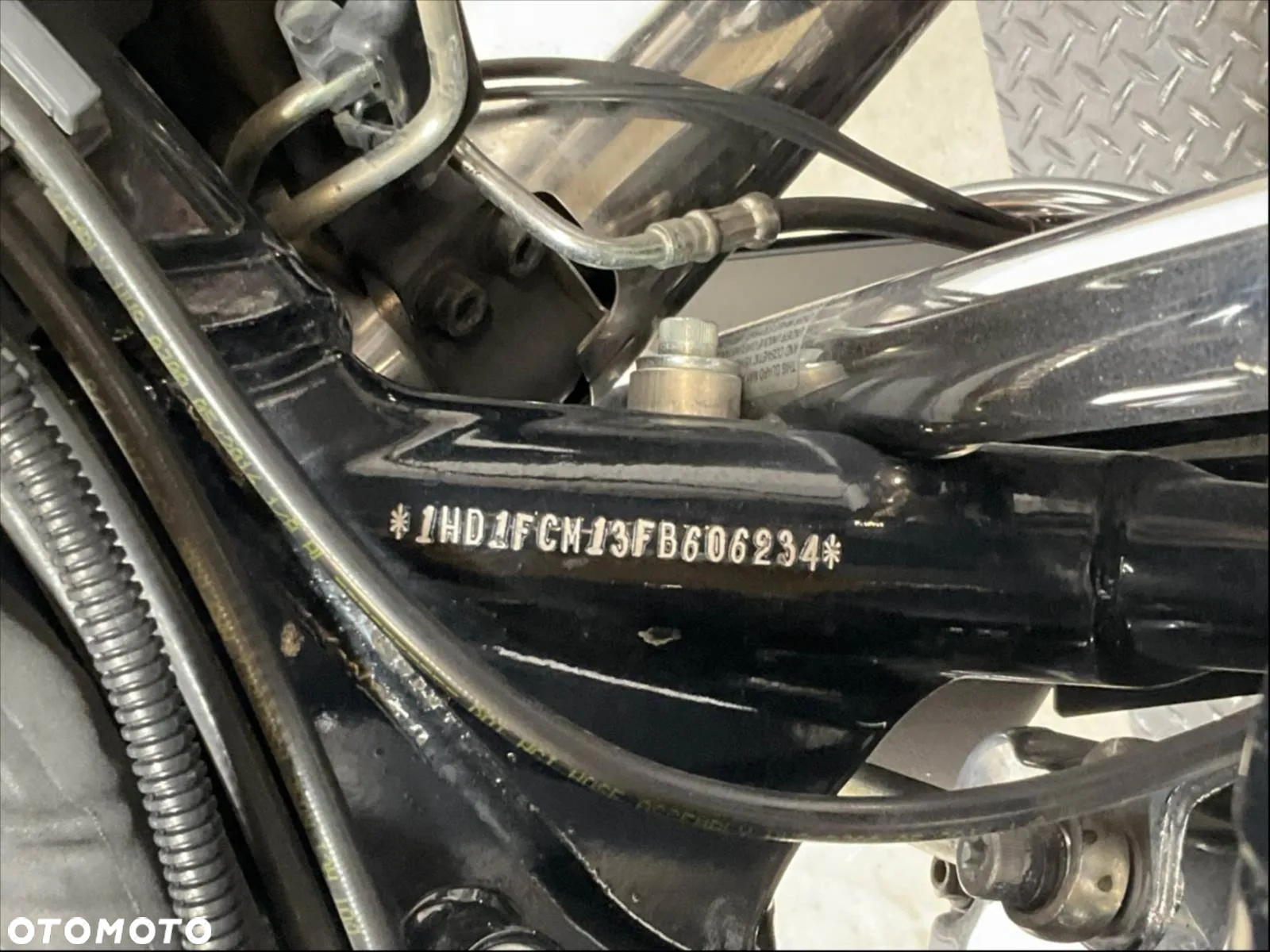 Harley-Davidson FLHS Electra Glide - 24