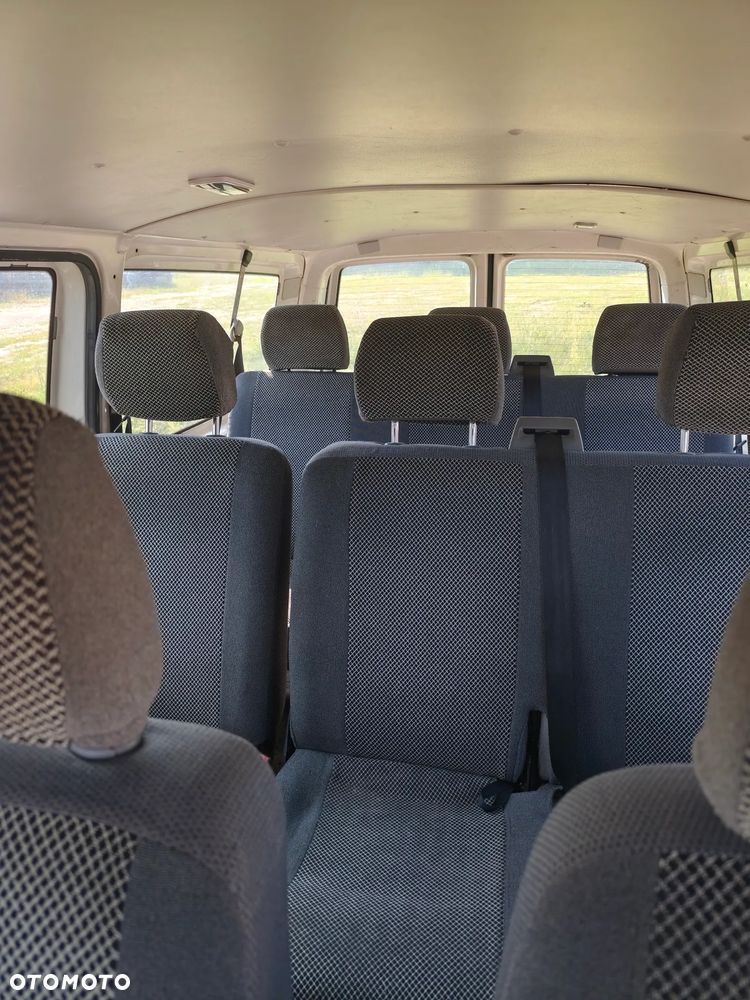 Volkswagen Transporter - 9