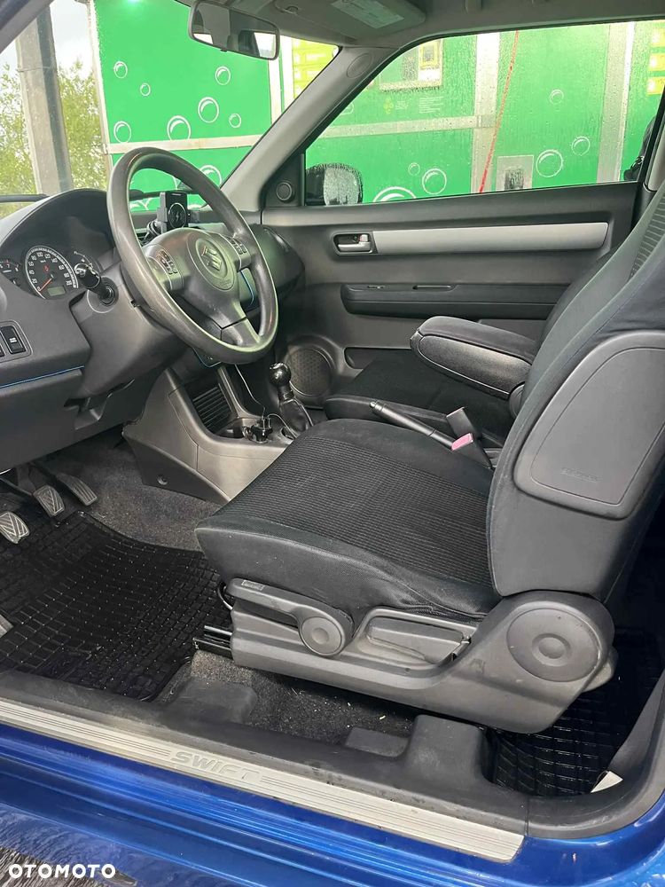 Suzuki Swift 1.3 Club - 22