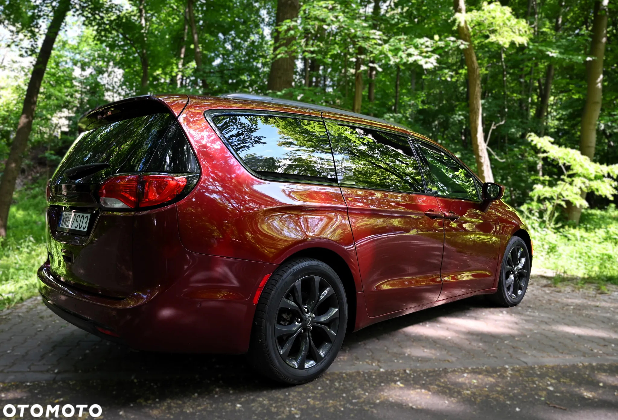 Chrysler Pacifica - 16